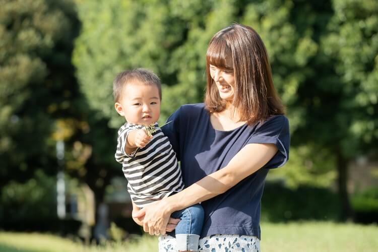 子連れ出勤 はピンチを救う メリットと課題を解説 しごと計画コラム しごと計画学校