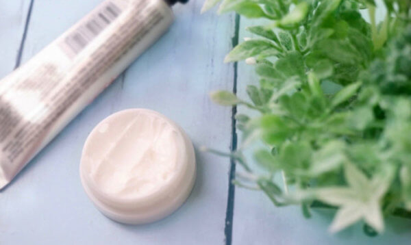 手荒れ対策にハンドクリーム