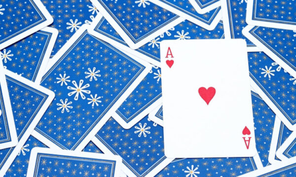 トランプ　勝負　駆け引き