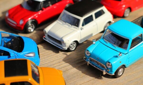 車のおもちゃ