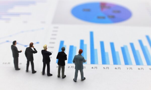 有効求人倍率　雇用情勢　データ　業界